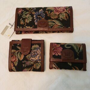 Liz Claiborne Wallet Clutch Set